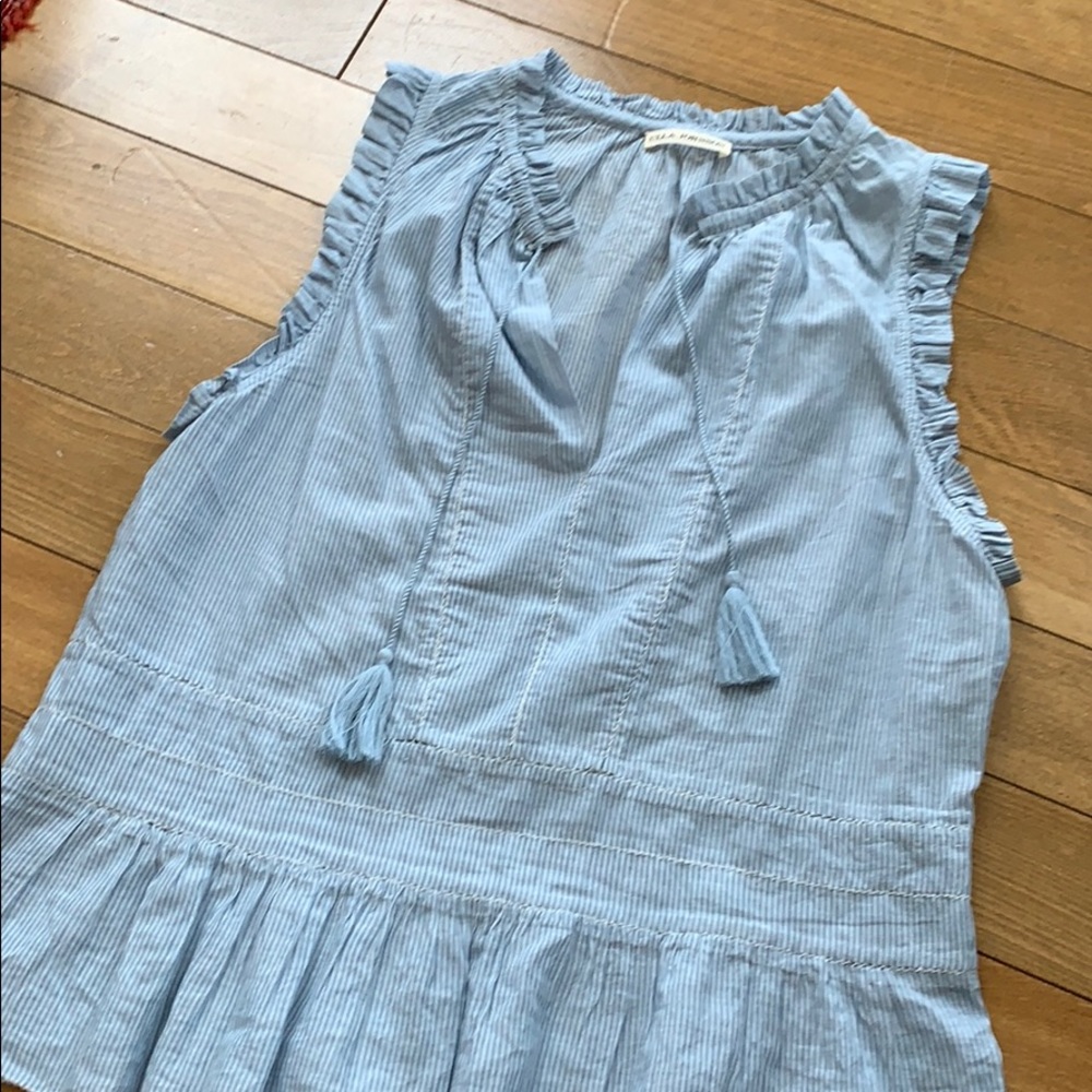 Ruffle sleeve top with tie